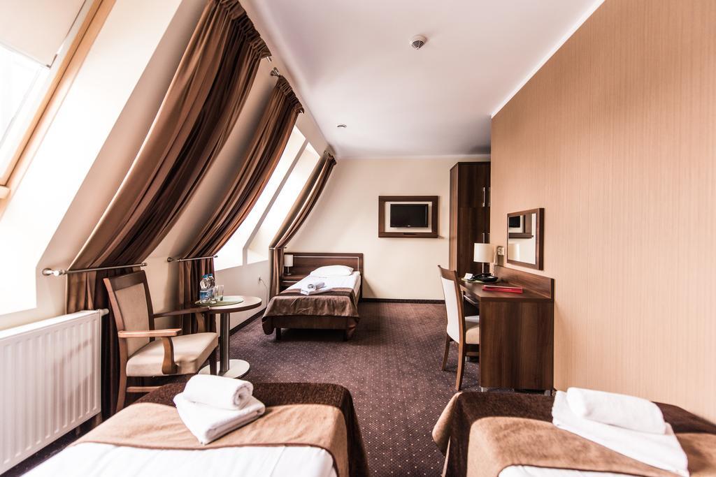 Hotel Austeria Conference & Spa Цехоцинек Экстерьер фото