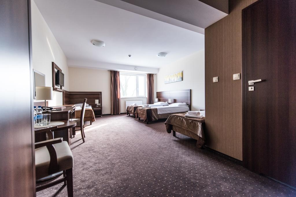 Hotel Austeria Conference & Spa Цехоцинек Экстерьер фото
