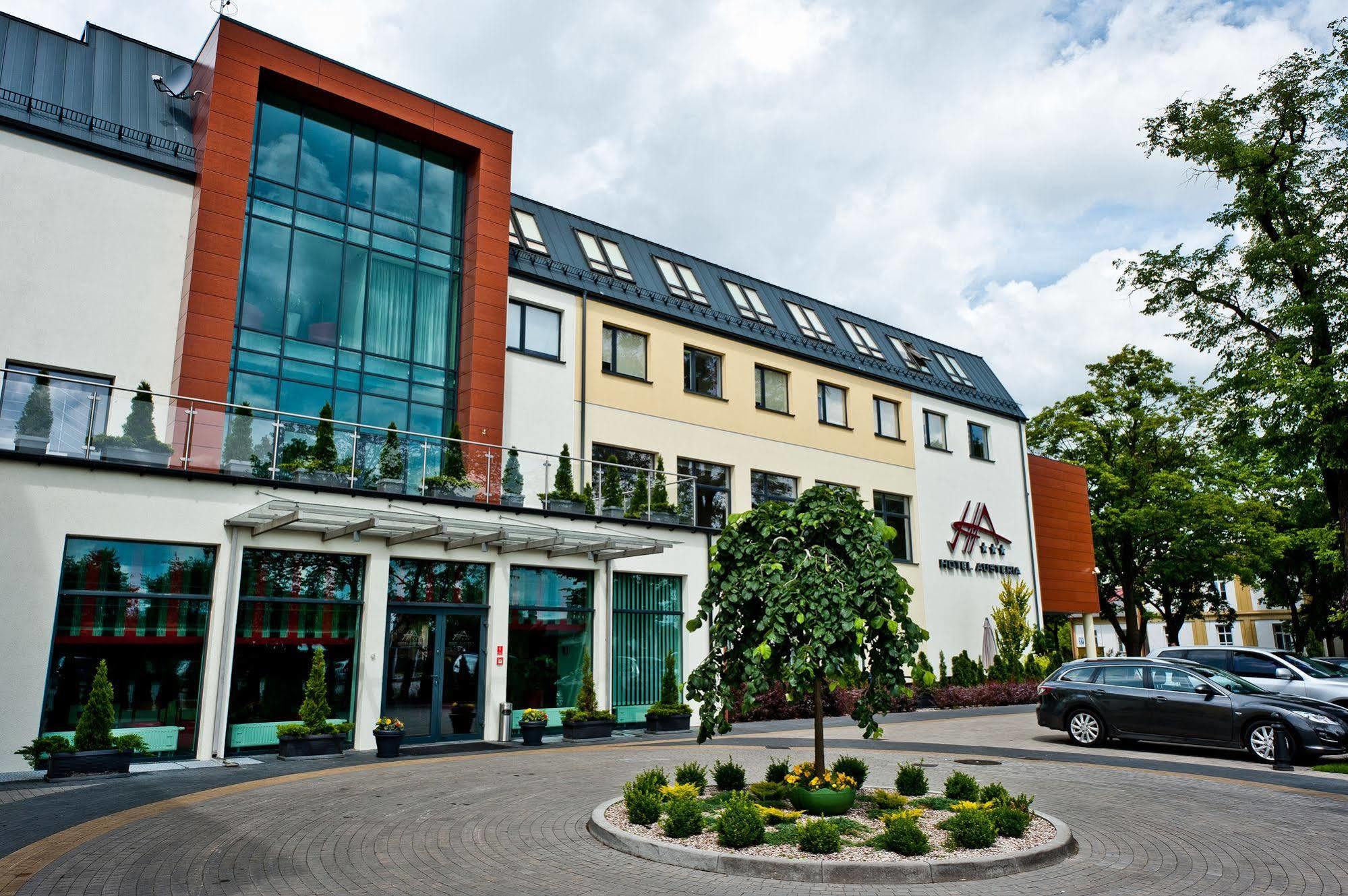 Hotel Austeria Conference & Spa Цехоцинек Экстерьер фото