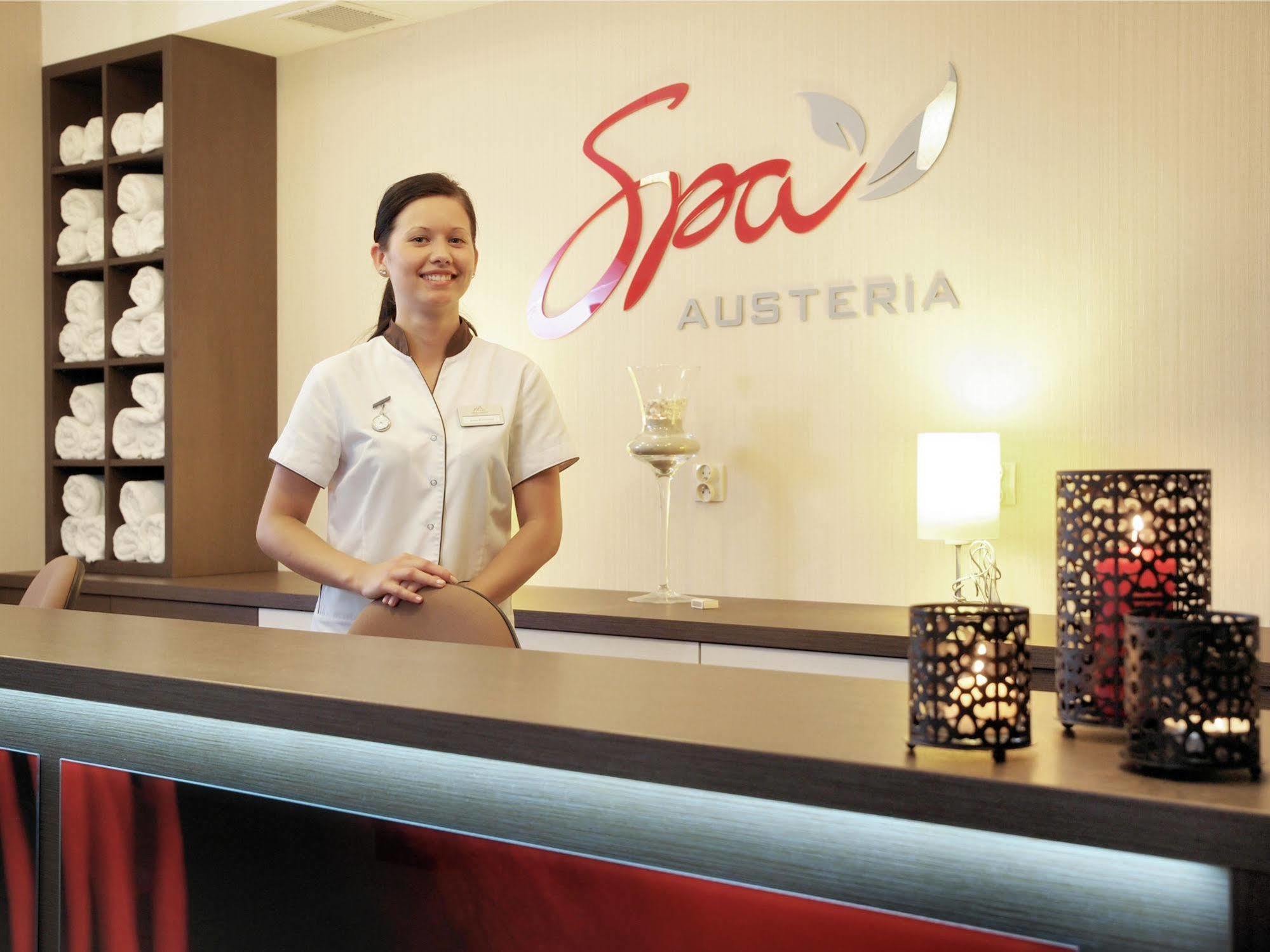 Hotel Austeria Conference & Spa Цехоцинек Экстерьер фото